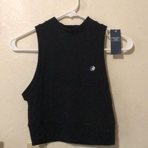 Black turtle-neck like crop top